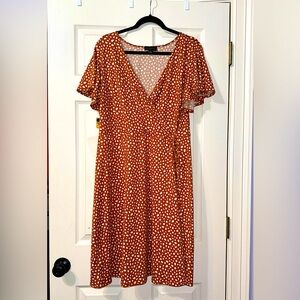 I really love this dress, it’s so flattering, just too big for me now!